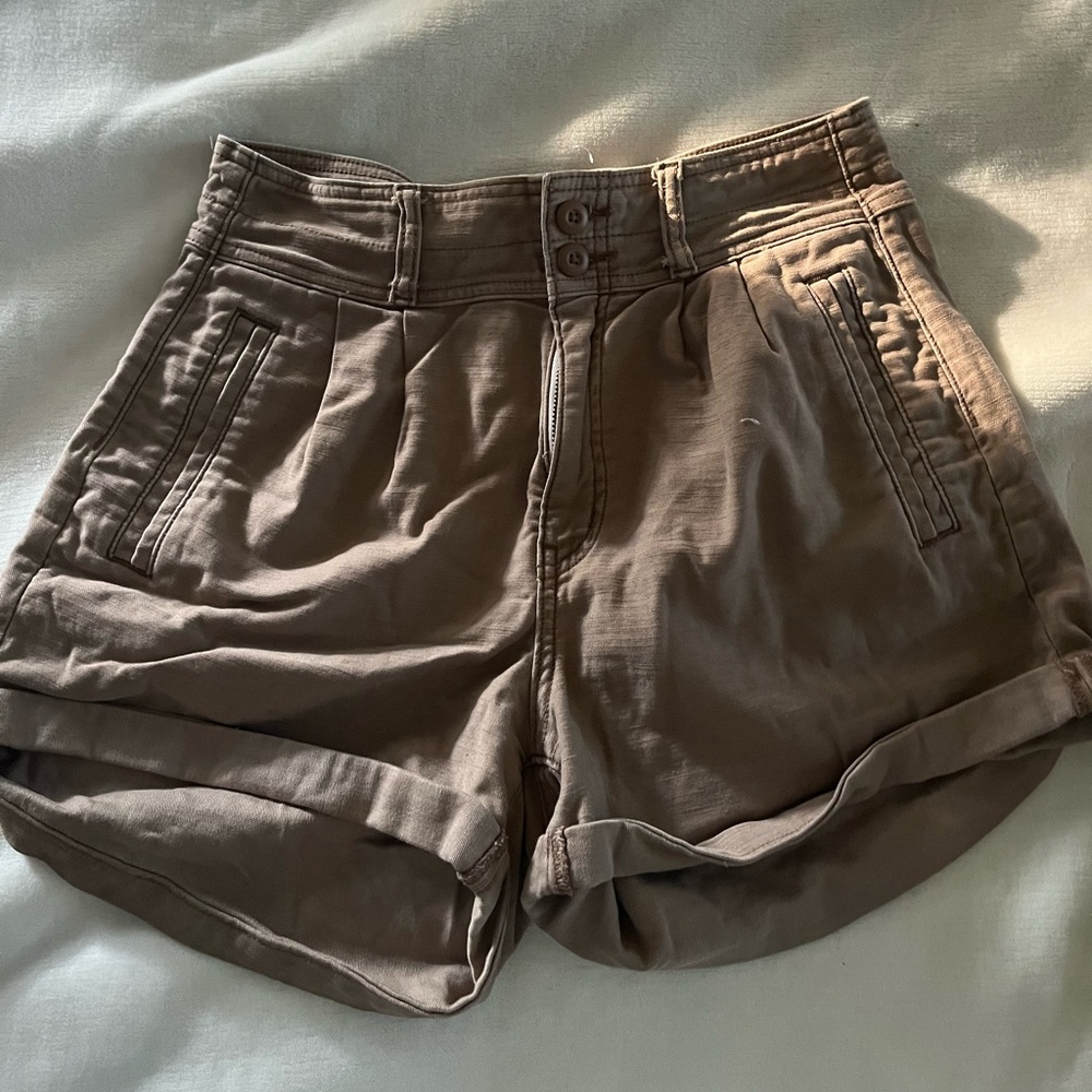 Brown American Eagle Shorts, Size 6 🤎